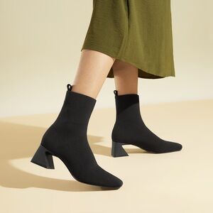 NEW Vivaia Regina Square-Toe Water-Repellent Block Heeled Boots Size 8